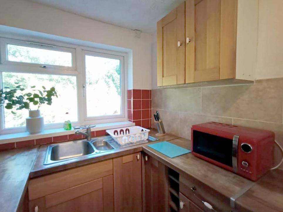 Cozy 4 Bedroom House In Smethwick With 4 Bathrooms Perfect For Contractors And Families Birmingham Exterior foto