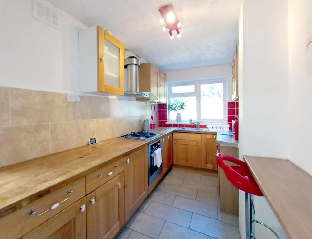 Cozy 4 Bedroom House In Smethwick With 4 Bathrooms Perfect For Contractors And Families Birmingham Exterior foto