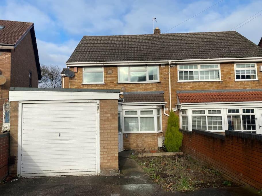 Cozy 4 Bedroom House In Smethwick With 4 Bathrooms Perfect For Contractors And Families Birmingham Exterior foto
